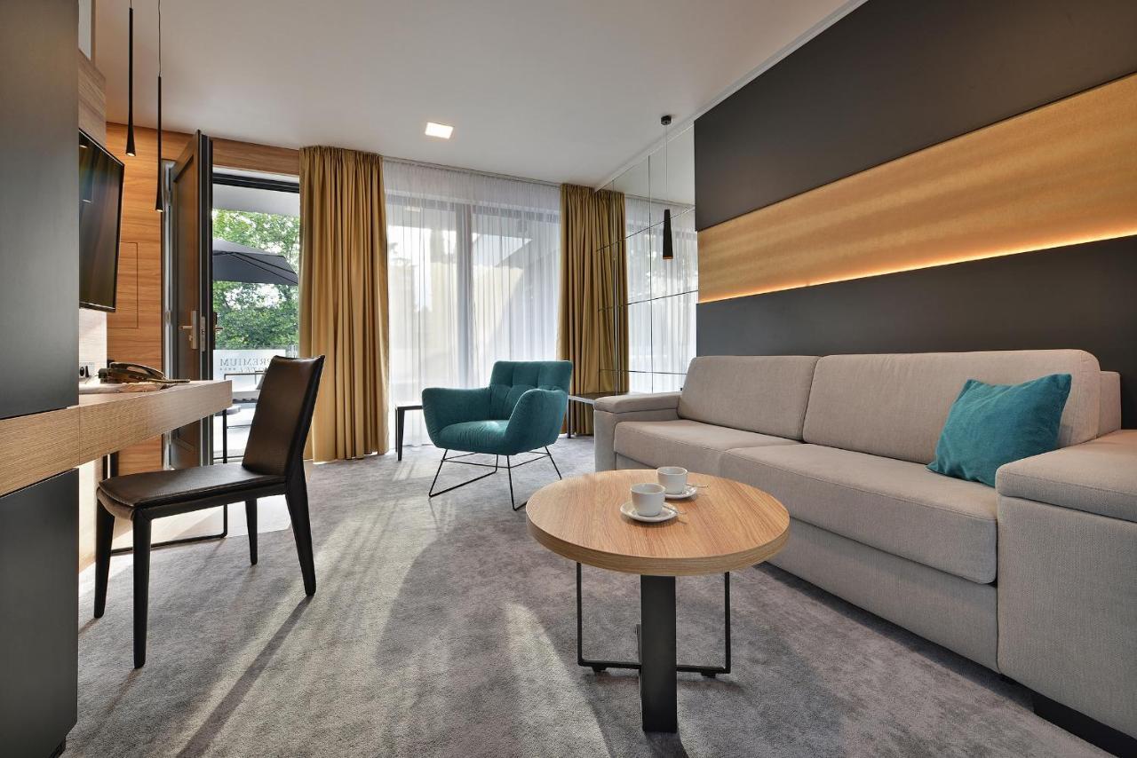 Premium Wellness & Wine Hotel Зноймо Экстерьер фото