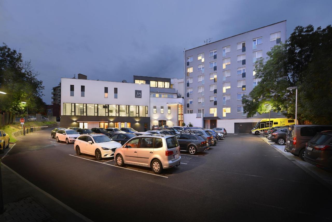 Premium Wellness & Wine Hotel Зноймо Экстерьер фото